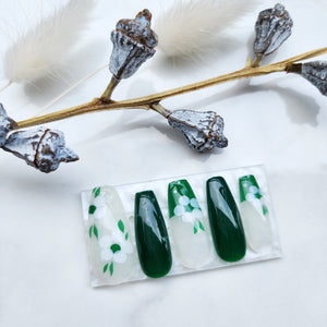 Press-on nails "Emerald Meadow"