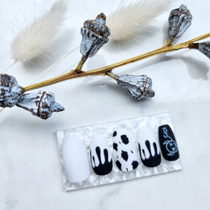 Press-on nails "Monochrome Moods"