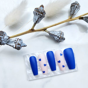 Press-on nails "Blue Hearts Affair"