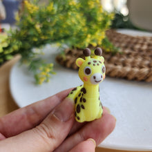 Load image into Gallery viewer, 3d printing &quot;Giraffe&quot; mini flexi animal toy glowing in the dark