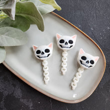 Load image into Gallery viewer, 3d printing &quot;Skull cat&quot; mini flexi animal toy / keychain / Halloween gift