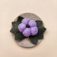 Load image into Gallery viewer, 100% wool Needle felted Pumpkin Hair clip/brooch