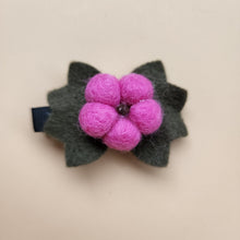 Load image into Gallery viewer, 100% wool Needle felted Pumpkin Hair clip/brooch